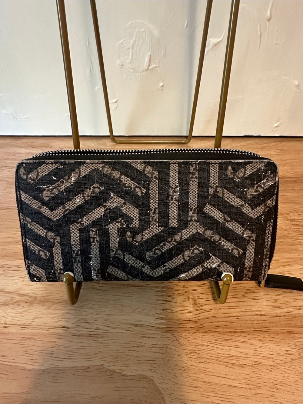 RARE Gucci Black and Gray Monogram Zip Wallet